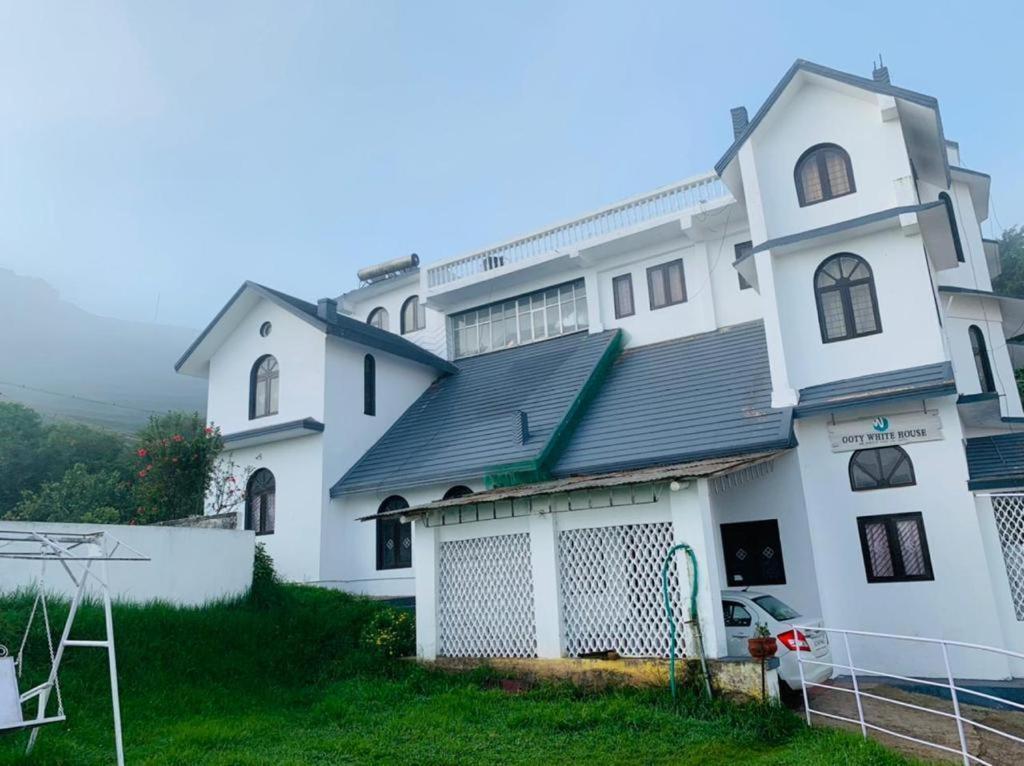 Bob Leisure Hotel Ооти Екстериор снимка