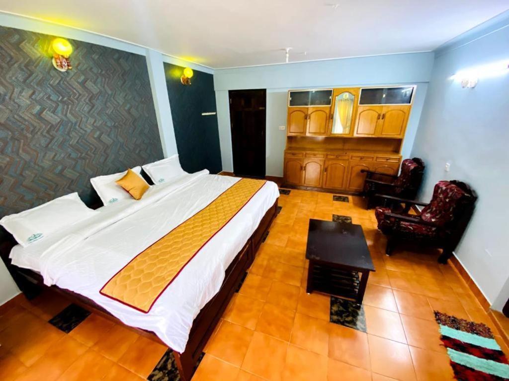Bob Leisure Hotel Ооти Екстериор снимка