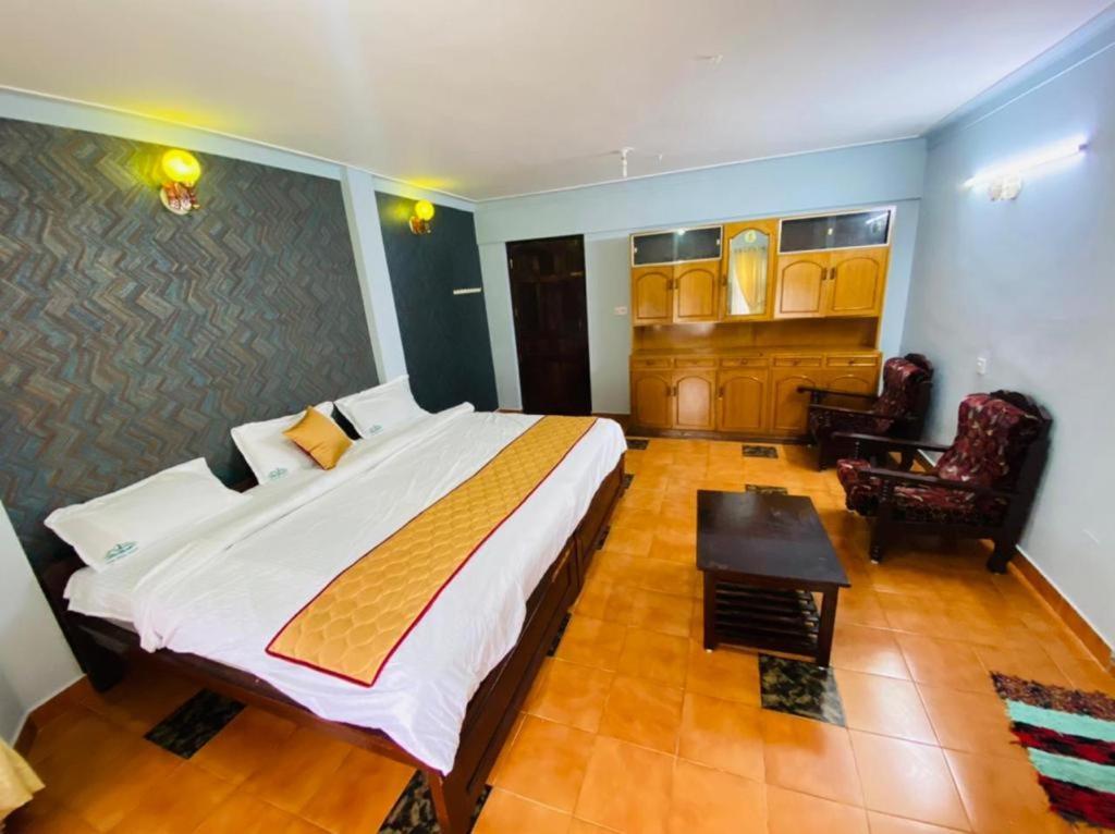 Bob Leisure Hotel Ооти Екстериор снимка
