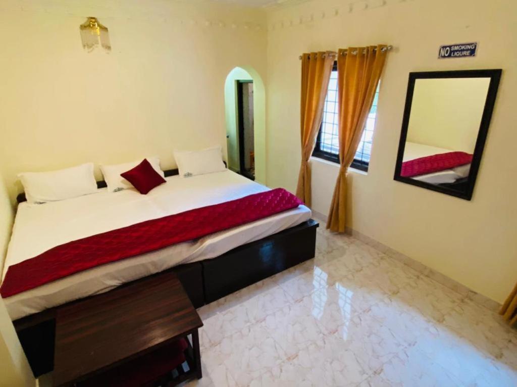Bob Leisure Hotel Ооти Екстериор снимка