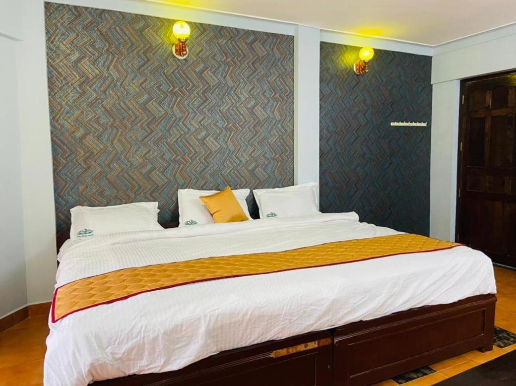 Bob Leisure Hotel Ооти Екстериор снимка