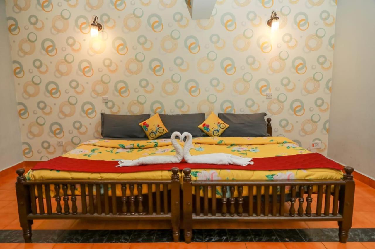 Bob Leisure Hotel Ооти Екстериор снимка